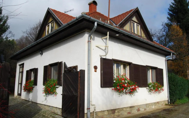 Boróka Apartmanházak - Fagyöngy House