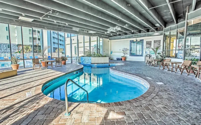 2 Mi to Golfing: Oceanfront Myrtle Beach Condo