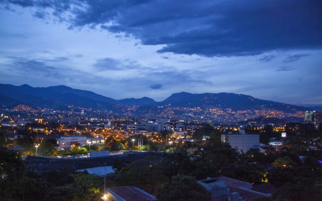 Large Apartment Poblado By Nomad Guru