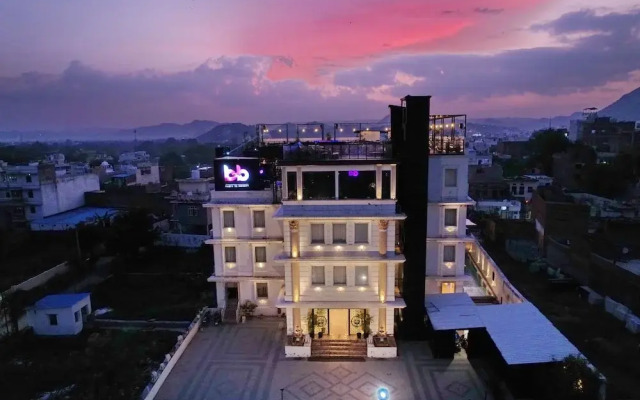 THE COURTYARD - Beyond Bar & Club