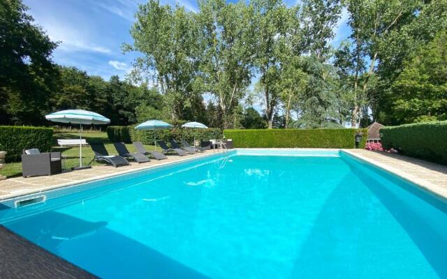 Le Petit Chateau De Sainte Colombe