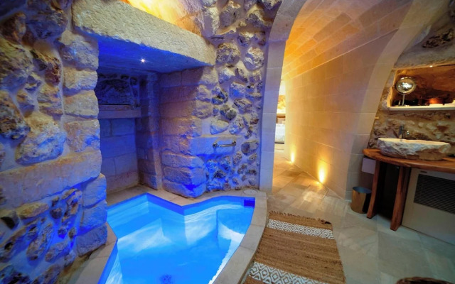 Trullo Meraviglia With Garden And Pool