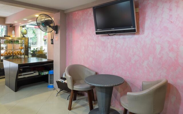 Cozy at Ten Hotel Bangkok