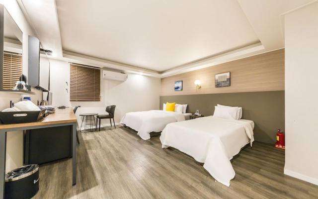 Sincheon Hotel Bom