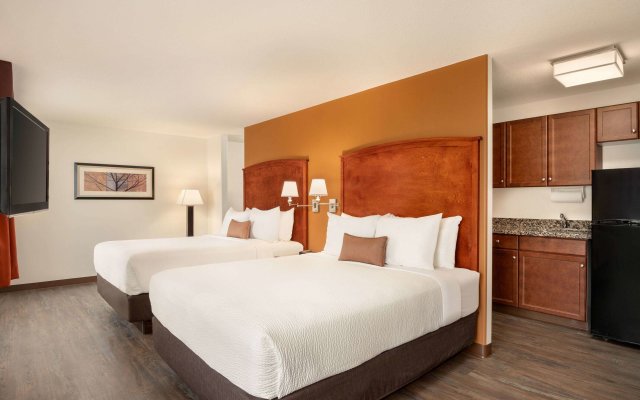 Days Inn & Suites by Wyndham Sherwood Park Edmonton