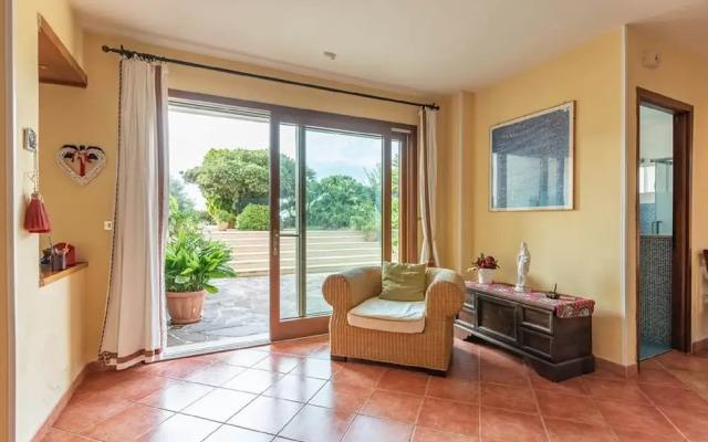 Marvellous Holiday Home near Palermo with Pool & Garden