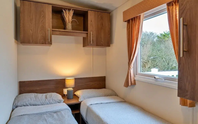 Chalet in Cornwall Near Kynance Cove