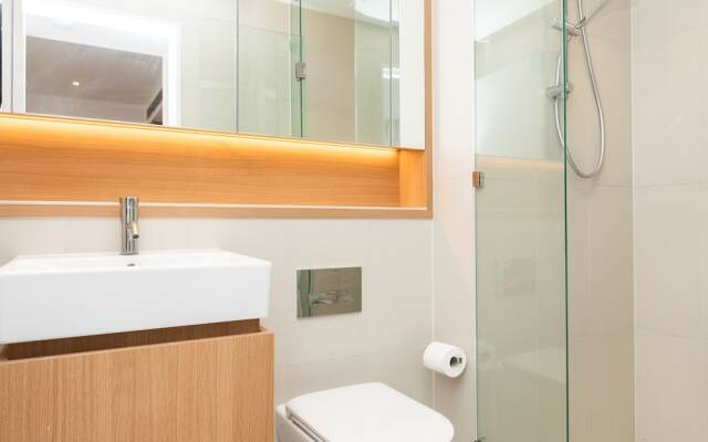 Modern Apartment in Darling Harbour