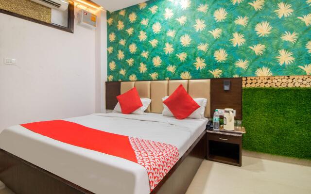 OYO 48489 Adarsh Plaza