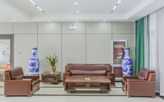 Jinjia Hotel (Lu'an High-speed Railway South Station)
