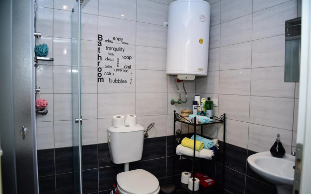 Stylish & Cozy Studio by Danailov Apartments