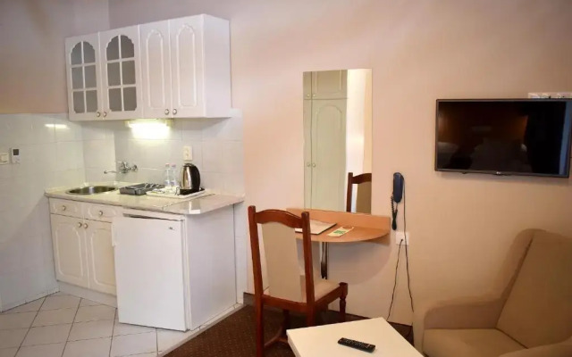 Lídia Hotel Wellness and Restaurant Harkány