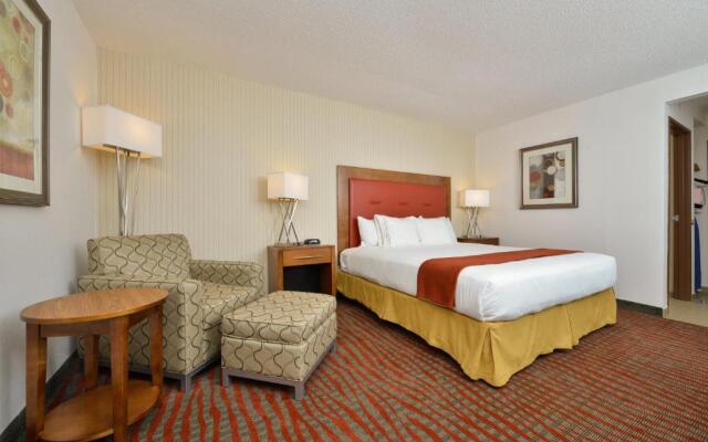 Holiday Inn Express Boston - Milford, an IHG Hotel