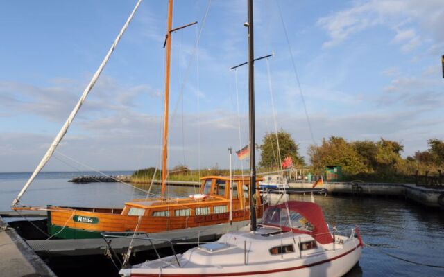 HOUSE  UECKERMüNDE 12123