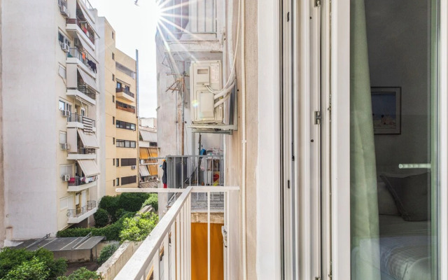 Les Nuances de Blue 1-BR Apt in Athens