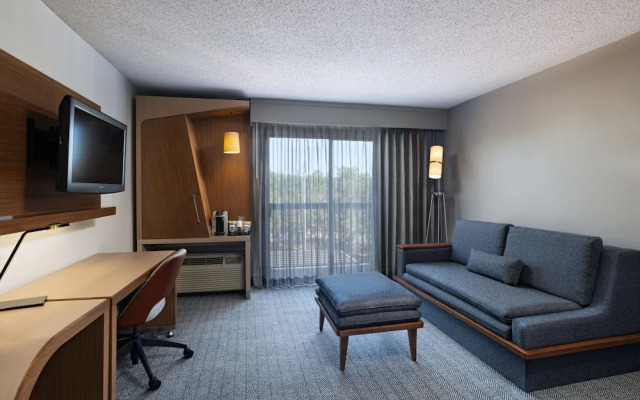 Courtyard by Marriott Austin The Domain Area