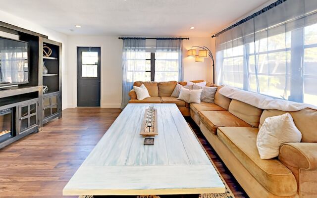 Bohemian Beach House - 3 Br Home