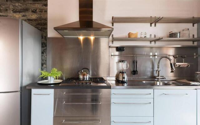 ALTIDO Spacious 2 BR Apt with Terrace in Cernobbio