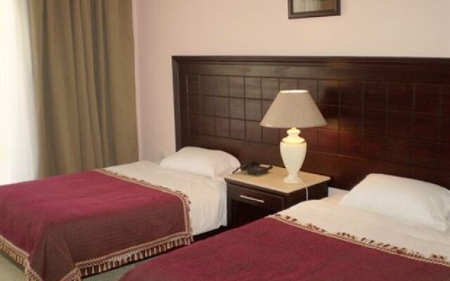 Golden 5 Sapphire Suites Hotel