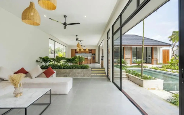 Villa The Kayu by GORO