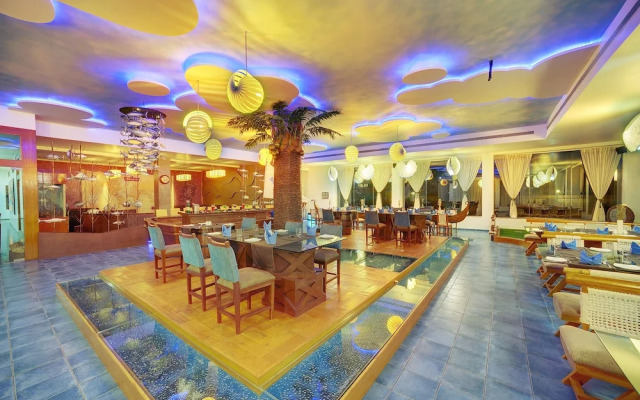 Aarohi Starz Club & Spa