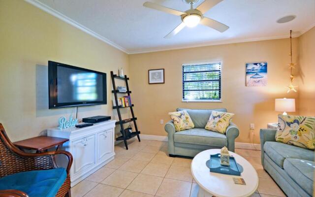 Paradise Beach - West 2414