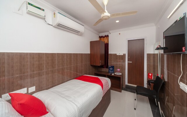 Capital O 27775 Hotel Srinivasa Residency