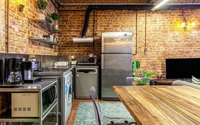 Centrally Located Historical Flat in Beyoglu