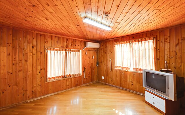 Gapyeong Gold Castle Pension