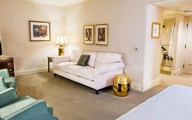 Mayflower Park Hotel