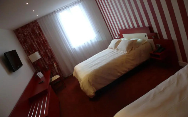 The Originals Boutique, La Maison Rouge