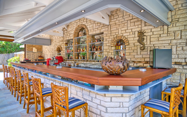 Chrismos Luxury Suites and Studios