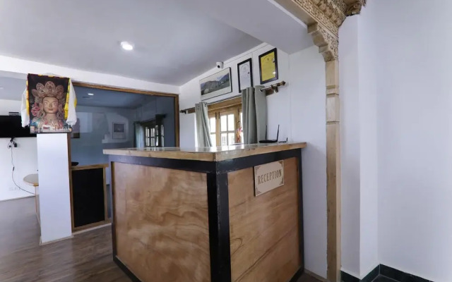 OYO 40939 White House Bnb