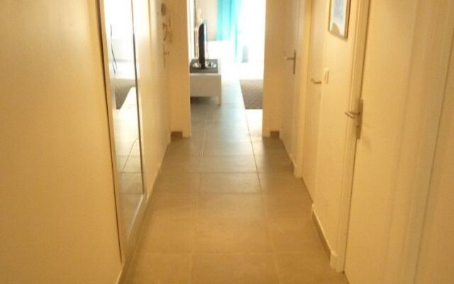 Ashley&Parker - Josephine