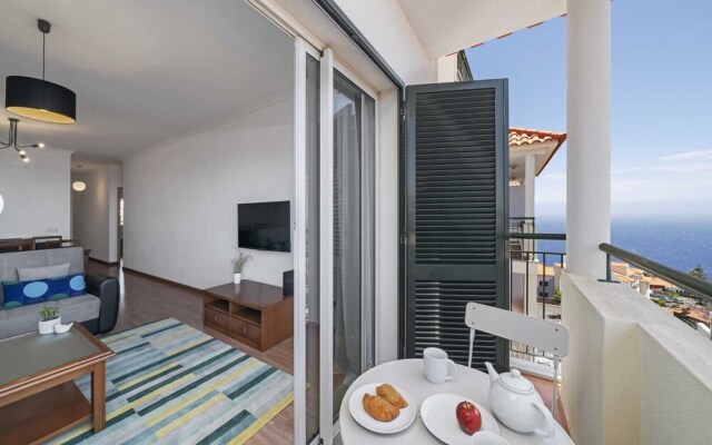 Garajau Iii, With Balcony and sea View
