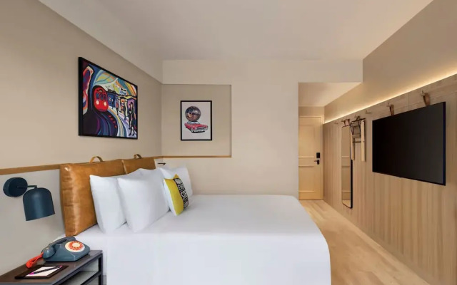 Moxy Mumbai Andheri West
