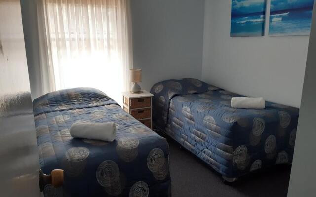 Dolphins of Mollymook Motel and Fifth Green Apartments