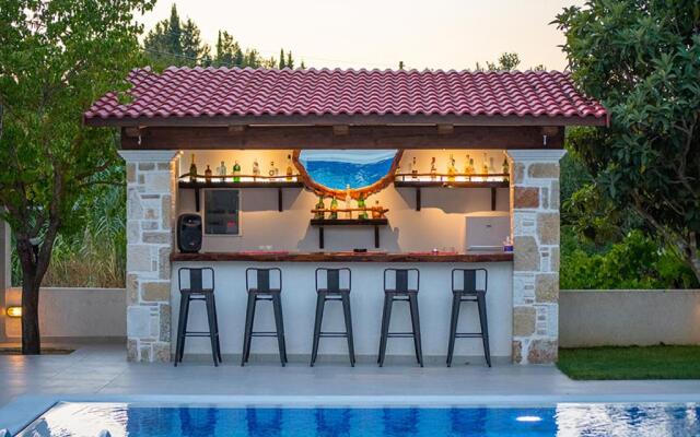 Zissis Villa & pool 5min drive to beach