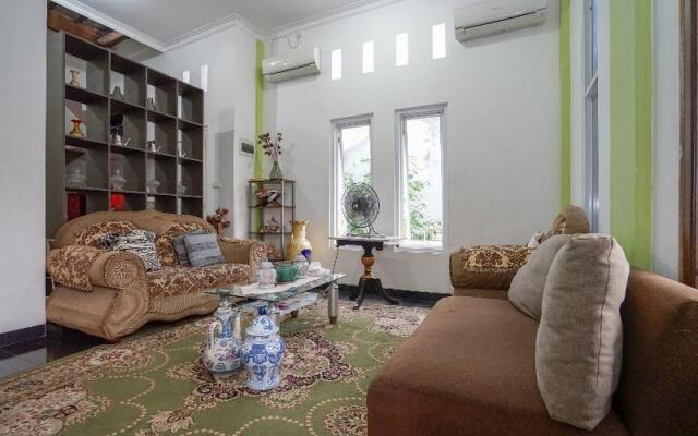 OYO 2036 Afifah Homestay Syariah