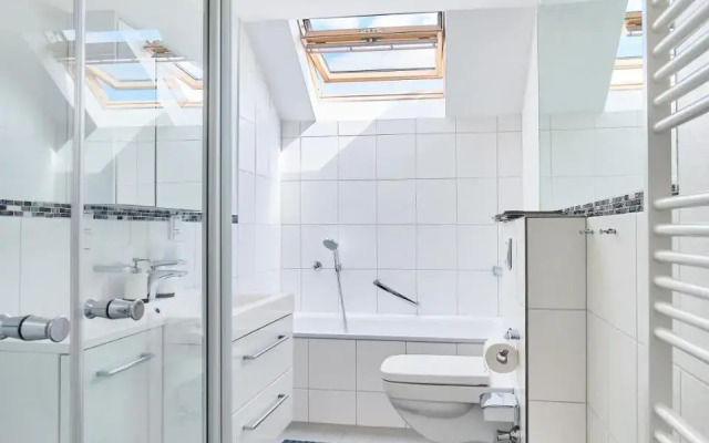 *80 m2 Stylish Apt* Netflix * Kitchen* Nespresso*