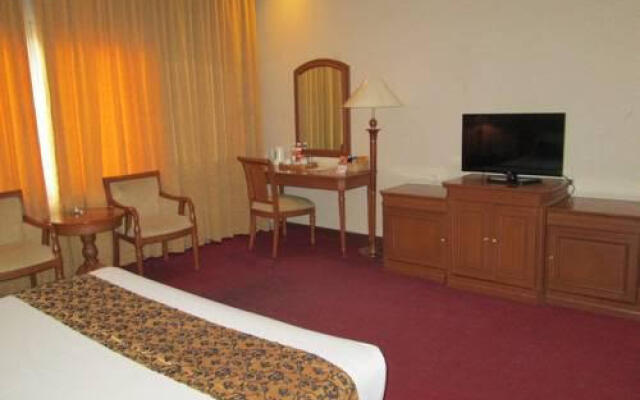 Elty Suites Lesung Batu