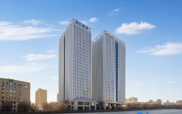 Campanile – Outside – Urumqi