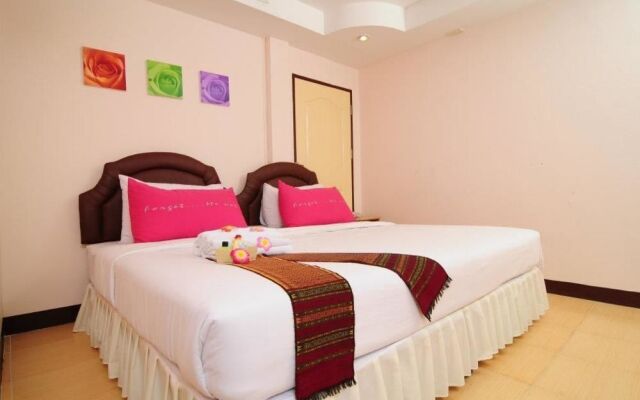 Bed by Tha-Pra Hotel and Apartment