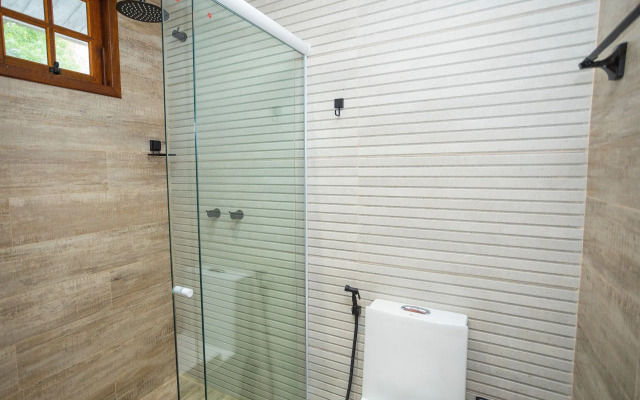 Mansão c/ Piscina a 400m da Praia Brava|Casa Ayana