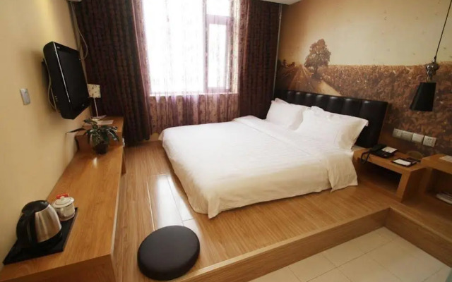 Red Hotel - Beijing