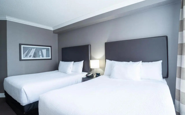 Stage West All-Suite Hotel & Theatre Restaurant