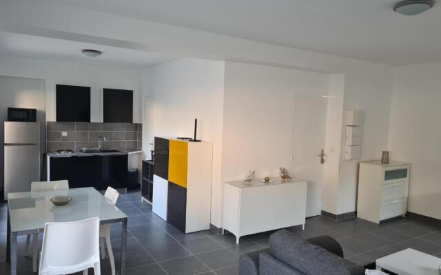 Grand studio avec jardin au calme