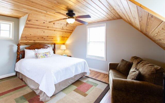 The Dahlonega Square Hotel & Villlas