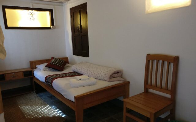 Hiranya Guest House