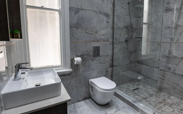 Luxe Suites Boutique Hotel